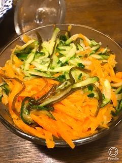 塩昆布でキュウリとニンジンの浅漬-レシピのメイン写真