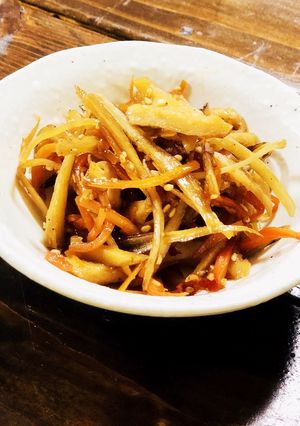 出汁たっぷり♡我が家のきんぴらごぼう-レシピのメイン写真