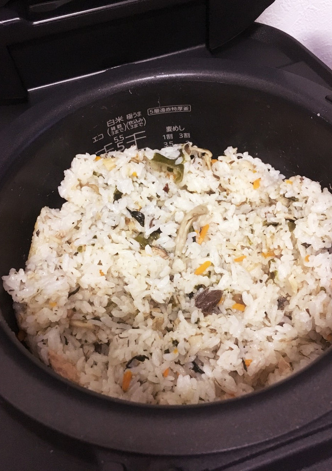 簡単 鯖缶で炊き込みご飯-レシピのメイン写真