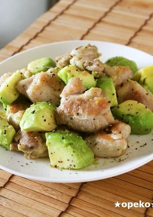 簡単☆鶏もも肉とアボカドの白だし炒め☆-レシピのメイン写真