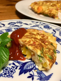 余ったフライドポテトでオムレツ-レシピのメイン写真