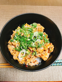 おかわりしたくなる☆ガッツリピリ辛豚丼-レシピのメイン写真