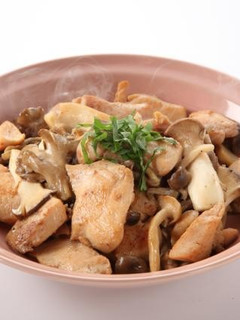 東栄チキンときのこのバターしょうゆ炒め-レシピのメイン写真