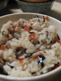 超手抜き!!煮物で炊き込みご飯風-レシピのメイン写真