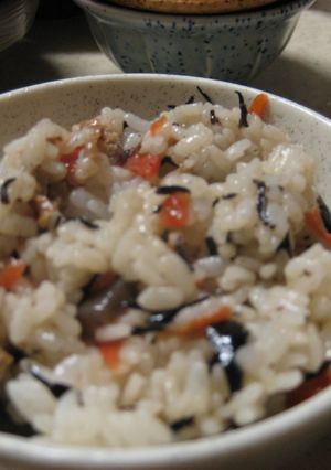 超手抜き!!煮物で炊き込みご飯風-レシピのメイン写真