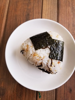 ごま油香る塩昆布と天かす入りおにぎり♡-レシピのメイン写真