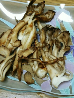 簡単にもう1品(๑• •๑)焼き舞茸~♪-レシピのメイン写真