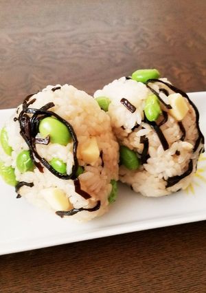 枝豆、塩こぶ、チーズのおにぎり-レシピのメイン写真