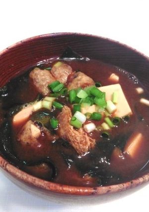 豆腐とわかめと油揚げの味噌汁-レシピのメイン写真