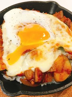 卵チーズとろける♡スキレットで焼きカレー-レシピのメイン写真