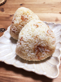 昔なつかし♬やさしい〜おかかおにぎり-レシピのメイン写真