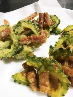 ゴーヤとハムステーキのかき揚げ・2色味-レシピのメイン写真