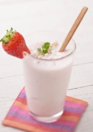 大麦といちごとヨーグルトのスムージー-レシピのメイン写真