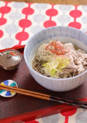 簡単レンジかつおだし☆豚肉のねぎそば-レシピのメイン写真