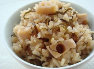 炊飯器一つで☆ホクホク蓮根炊き込みご飯-レシピのメイン写真