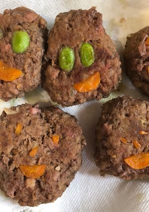 お弁当に野菜たっぷり、にっこりハンバーグ-レシピのメイン写真
