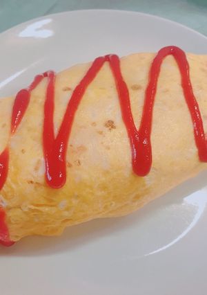 炊飯器で作ったチキンライスで オムライス-レシピのメイン写真