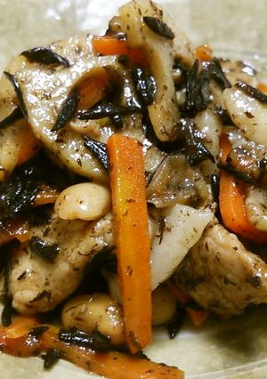 豚コマ肉と根菜と豆とひじき♪-レシピのメイン写真