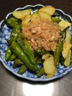 獅子唐とポテトのバター醤油炒め(おつまみ-レシピのメイン写真