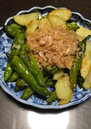獅子唐とポテトのバター醤油炒め(おつまみ-レシピのメイン写真