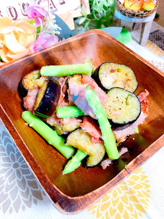 茄子とアスパラで♪ガリバタチーズ炒め♡-レシピのメイン写真