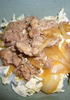 ウマッ！豚のショウガ焼きマヨキャベ丼-レシピのメイン写真