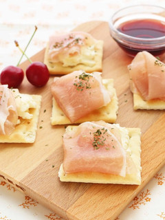 生ハムとクリームチーズのカナッペ-レシピのメイン写真