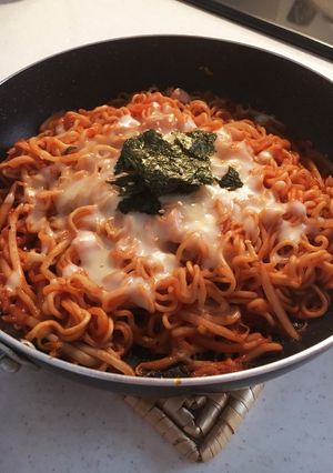 韓国風アレンジの辛旨インスタントラーメン-レシピのメイン写真