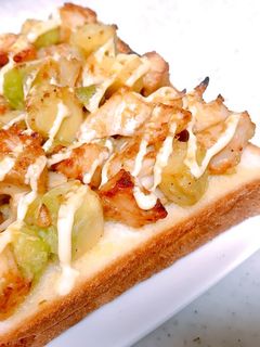 ❁アボカドとサラダチキンのトースト-レシピのメイン写真