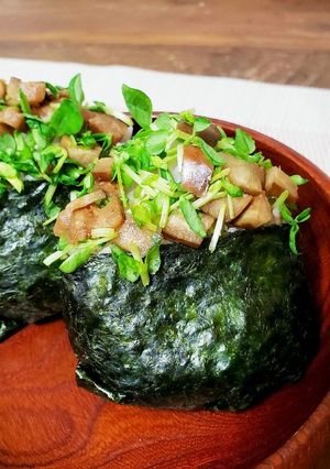 簡単！なすの浅漬けと豆苗のおにぎり！-レシピのメイン写真