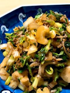 胡麻油香る!セロリの葉のおかかしらす炒め-レシピのメイン写真