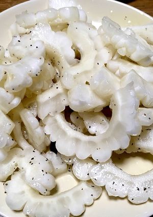 簡単おつまみ☆白ゴーヤ胡麻油和え-レシピのメイン写真