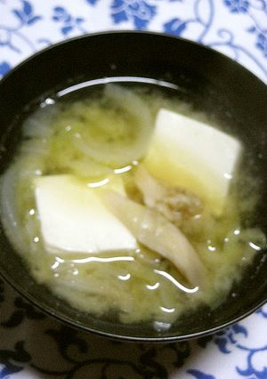 ■豆腐と舞茸と玉ねぎのお味噌汁■-レシピのメイン写真