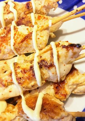 フライパンで♪鶏胸肉の一味串焼き-レシピのメイン写真