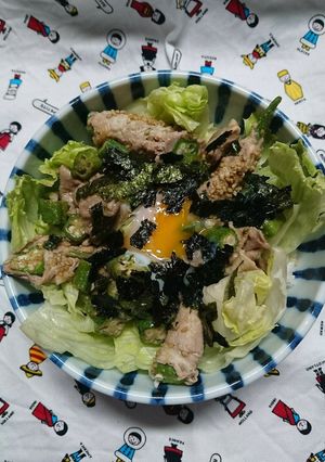 温玉のせ！味噌ダレ豚残り丼(^-^)v-レシピのメイン写真