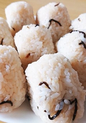 忙しい朝に!休みたい夜食に!天かすにぎり-レシピのメイン写真