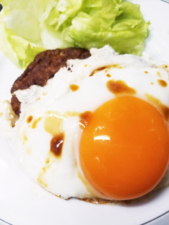 マルシンハンバーグ目玉焼きのせ☆-レシピのメイン写真