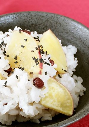 レンジで簡単！あずき入りさつまいもごはん-レシピのメイン写真