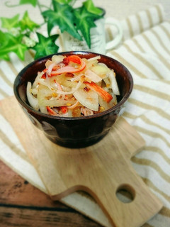 辛くない♪玉ねぎとカニかまのおかかサラダ-レシピのメイン写真