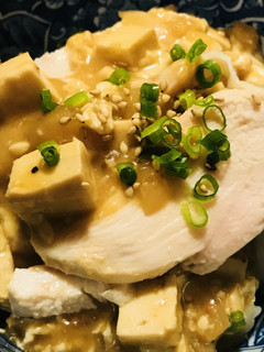鶏肉をのせたあまから麻婆豆腐丼-レシピのメイン写真