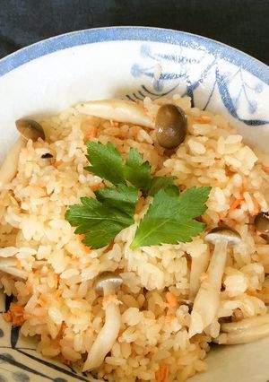 ほぐし鮭の炊き込みご飯（寄せ鍋つゆ）-レシピのメイン写真