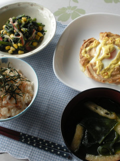 さけとなめたけのまぜご飯、車もり卵など-レシピのメイン写真