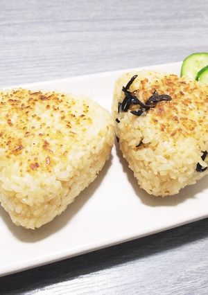 麺つゆで焼きおにぎり☆簡単美味-レシピのメイン写真