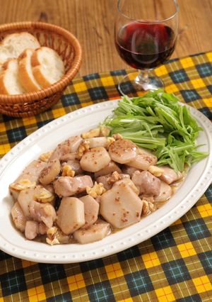 簡単おつまみに♪里芋と鶏肉の赤ワイン煮-レシピのメイン写真