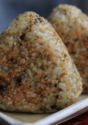 混ぜて焼くだけ♪海苔の佃煮の焼きおにぎり-レシピのメイン写真