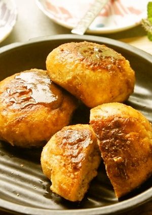 外はカリッと中はフワフワ♪甘塩っぱいパン-レシピのメイン写真