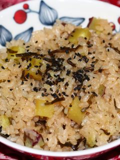 秋の味覚♡さつまいもの炊き込みご飯-レシピのメイン写真
