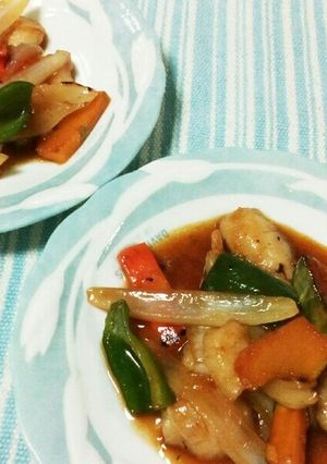 彩り野菜とパンガシウスのオイスター炒め-レシピのメイン写真