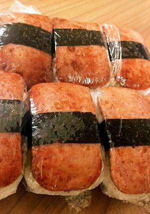 簡単 手を汚さずにスパムおにぎり-レシピのメイン写真