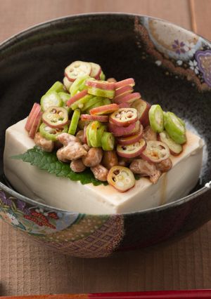 赤オクラと納豆のカラフル冷ややっこ-レシピのメイン写真